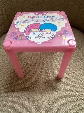 Vintage Sanrio little twin stars display stand